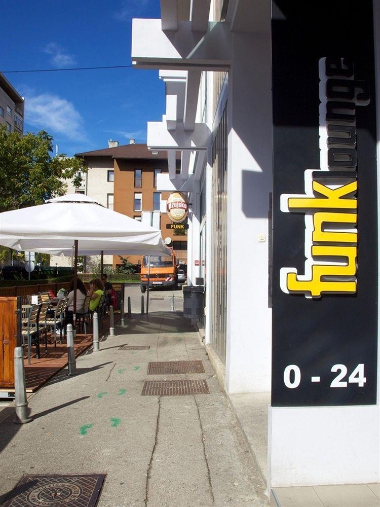 Funk Lounge Hostel Zagreb Buitenkant foto