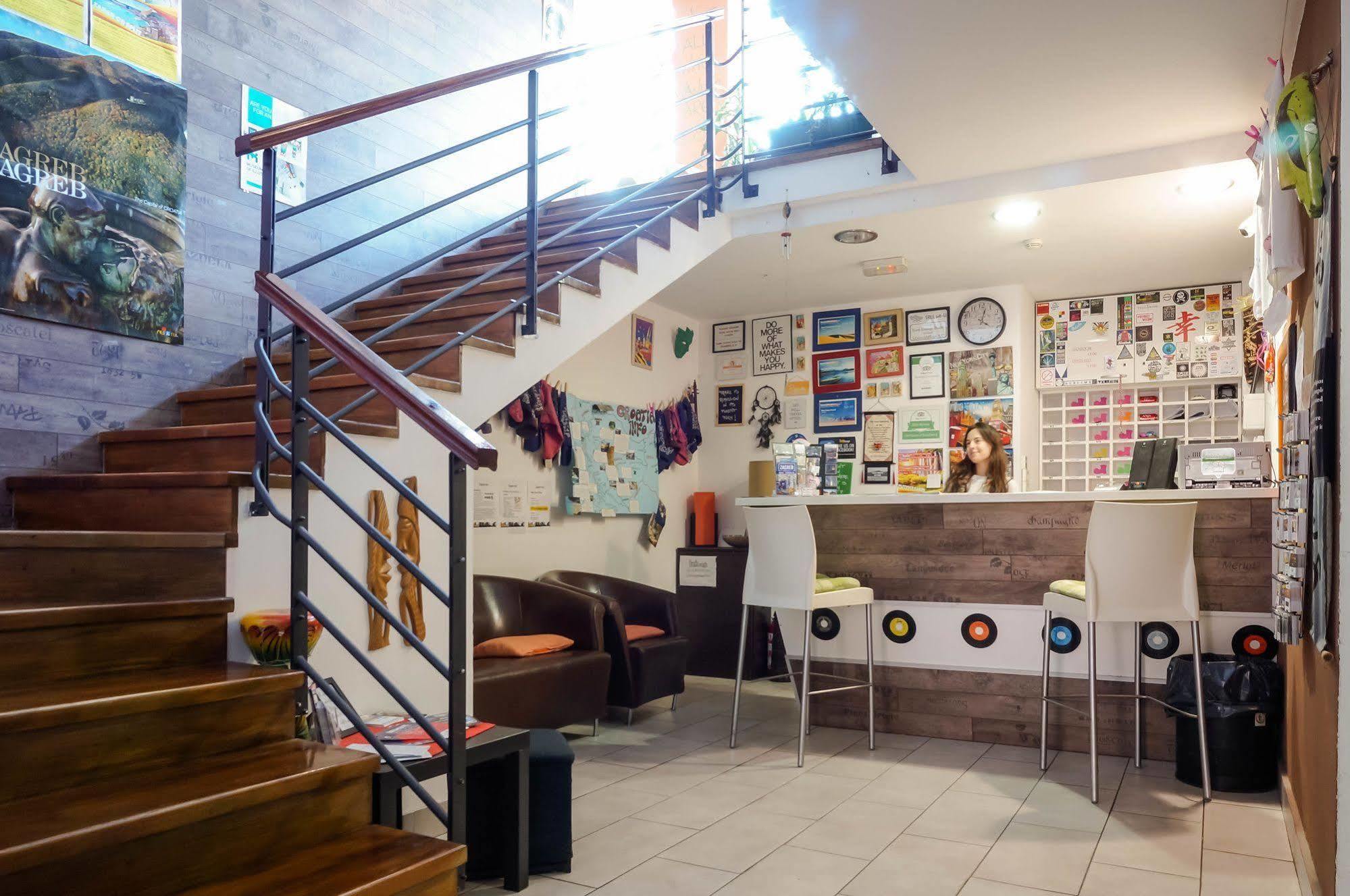 Funk Lounge Hostel Zagreb Buitenkant foto